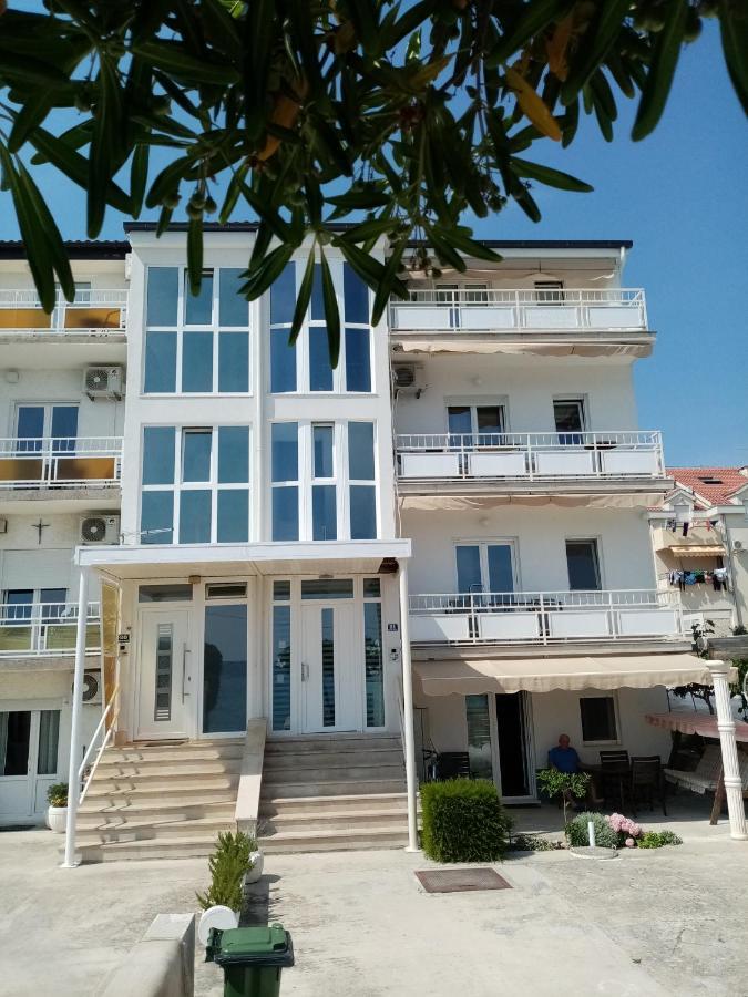 Apartman Ll S Pogledom I Izmedu Splita I Trogira Su Kastela Dalmacija Hrvatska ภายนอก รูปภาพ