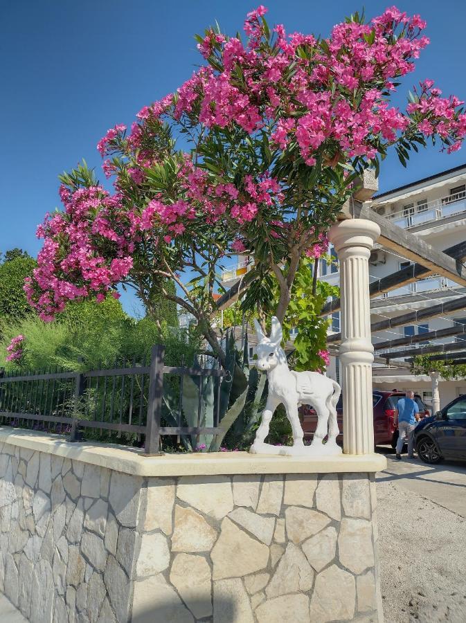 Apartman Ll S Pogledom I Izmedu Splita I Trogira Su Kastela Dalmacija Hrvatska ภายนอก รูปภาพ