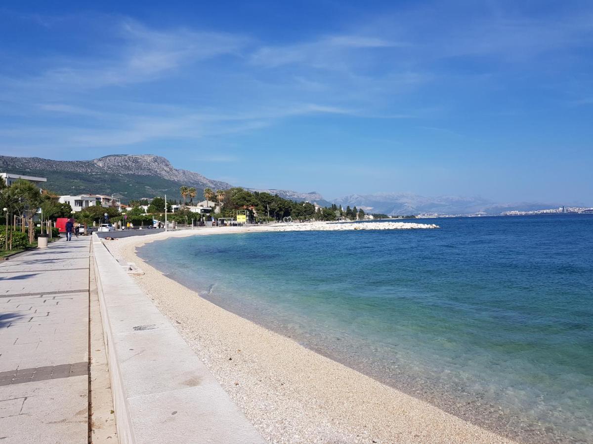Apartman Ll S Pogledom I Izmedu Splita I Trogira Su Kastela Dalmacija Hrvatska ภายนอก รูปภาพ