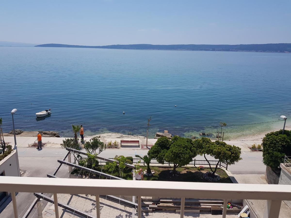 Apartman Ll S Pogledom I Izmedu Splita I Trogira Su Kastela Dalmacija Hrvatska ภายนอก รูปภาพ