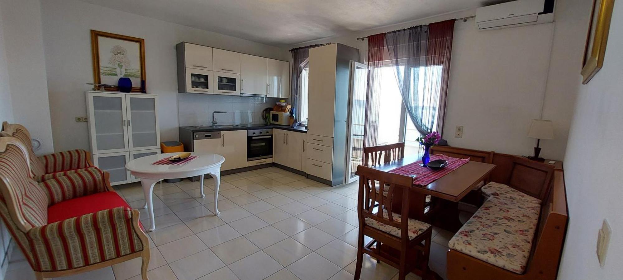 Apartman Ll S Pogledom I Izmedu Splita I Trogira Su Kastela Dalmacija Hrvatska ภายนอก รูปภาพ