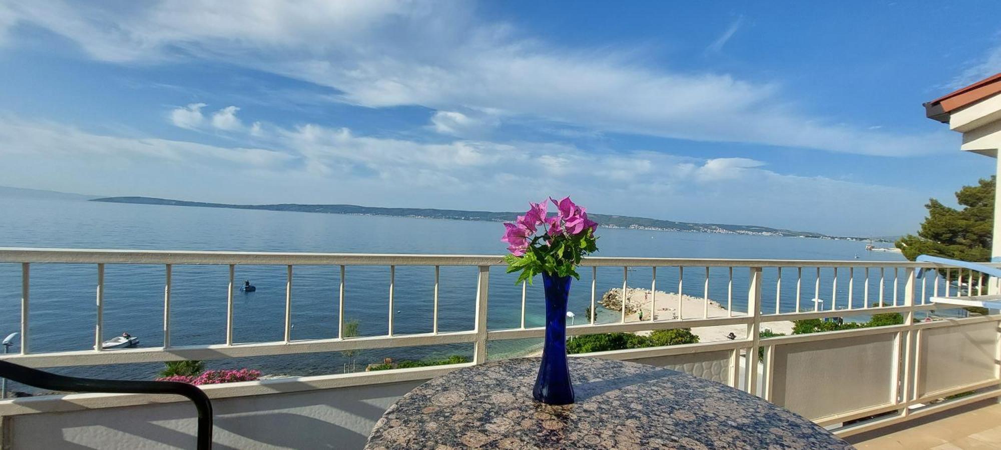 Apartman Ll S Pogledom I Izmedu Splita I Trogira Su Kastela Dalmacija Hrvatska ภายนอก รูปภาพ