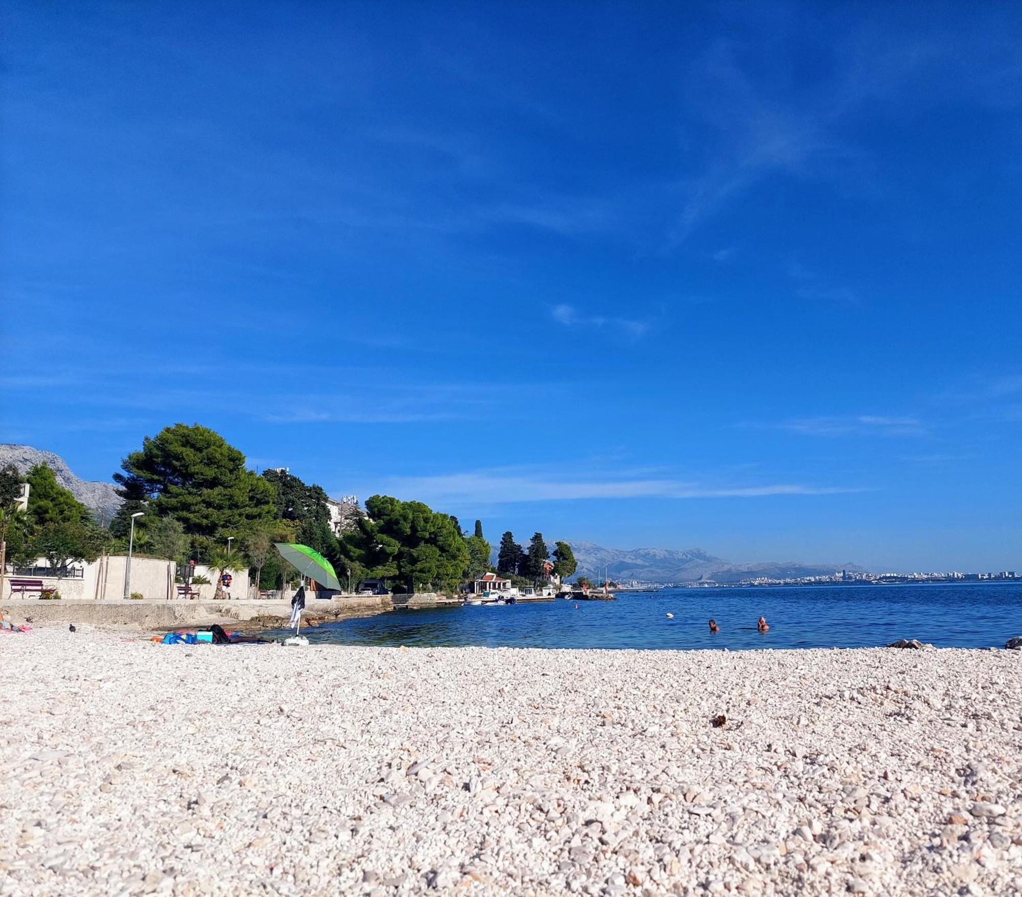 Apartman Ll S Pogledom I Izmedu Splita I Trogira Su Kastela Dalmacija Hrvatska ภายนอก รูปภาพ