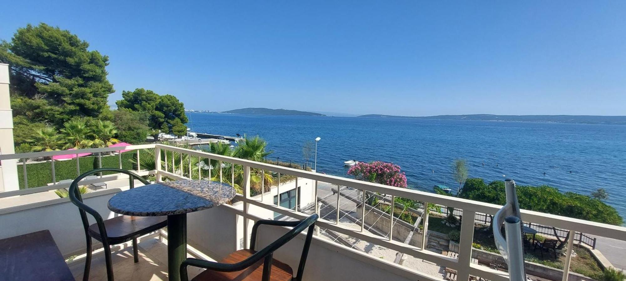 Apartman Ll S Pogledom I Izmedu Splita I Trogira Su Kastela Dalmacija Hrvatska ภายนอก รูปภาพ